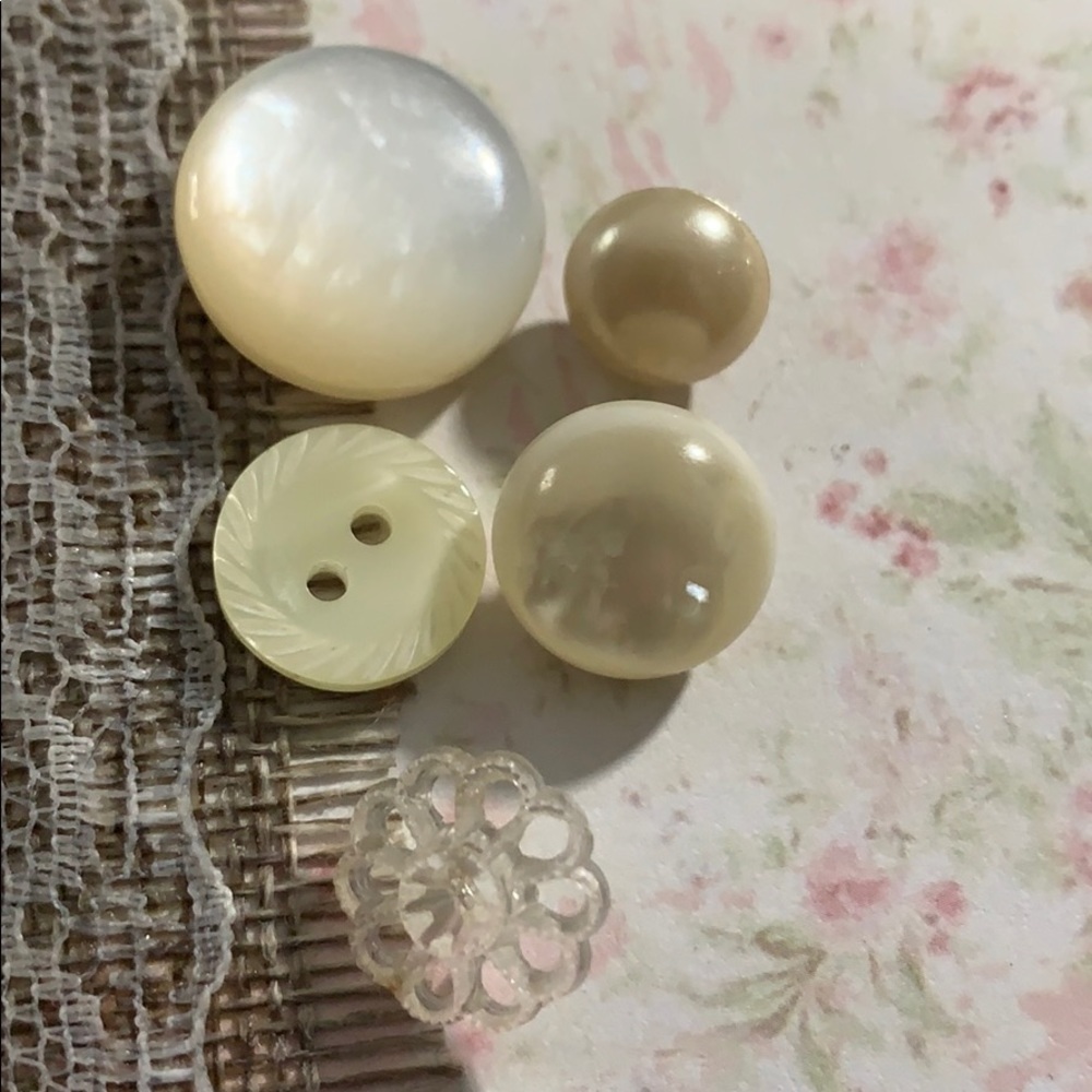 Lot of 5 Pearl Vintage buttons